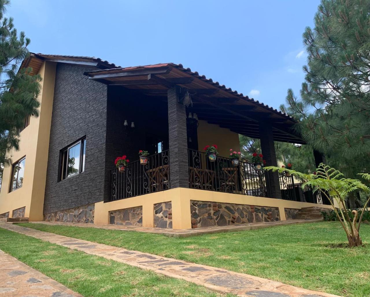 Cabana No.4 Puerta Del Bosque Mazamitla. Eksteriør bilde